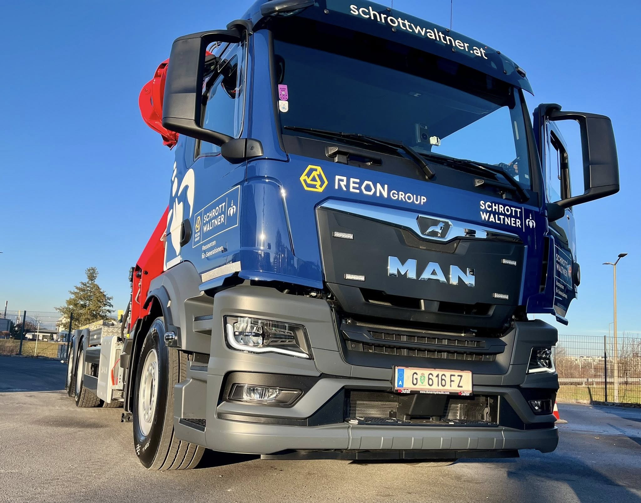 Neuer LKW für Schrott Waltner im Einsatz